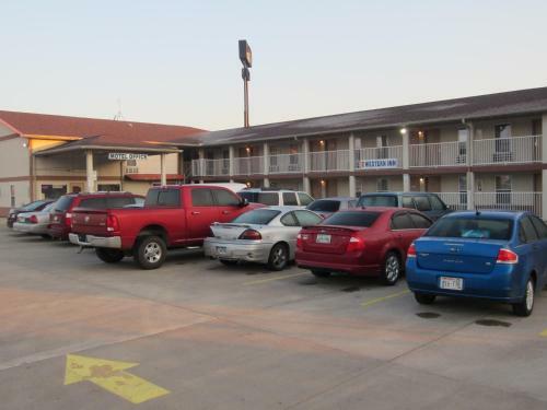 Motel First Western Inn - Fairmont City