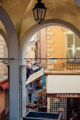 Apartamento Le Trendy: 2-room 2 Blocks From The Beach