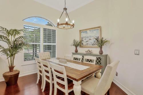 1805 Dogwood Drive