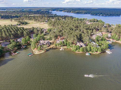 Hostal New Property Luxurious 6 Br Lakefront Home In Cuscowilla