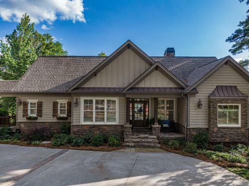 Hostal New Property Luxurious 6 Br Lakefront Home In Cuscowilla