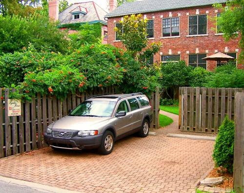 Lyndon House Bed & Breakfast