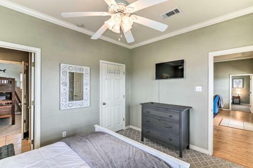 Pura Vida Crystal Beach Home Near Beaches!