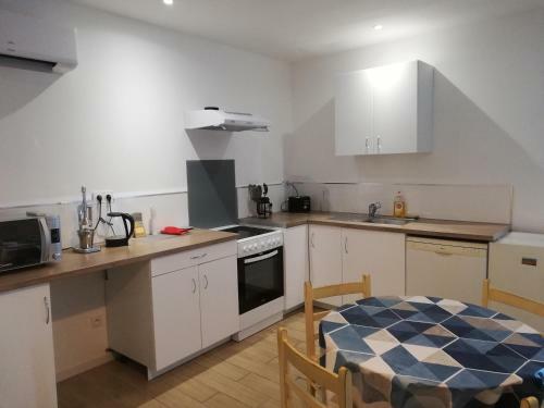 Apartamento Paziols : Logement En Rdc Avec Terrasse.