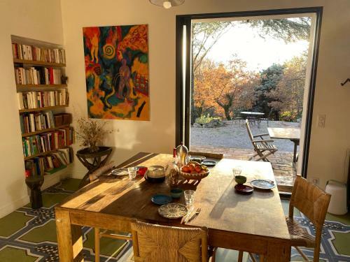 La Maison de Mado Et Sa Cabane Dans Les Arbres