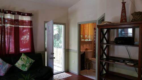Oceanfront Cottage At Kehena Beach