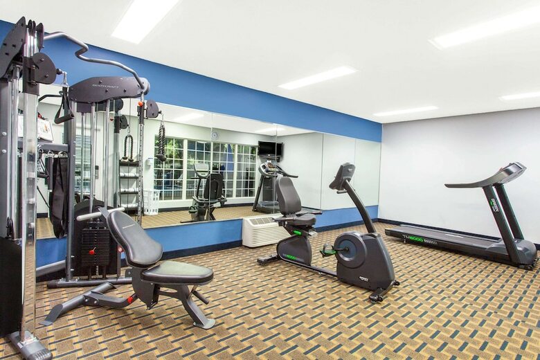 Hotel Baymont Inn & Suites - Jacksonville