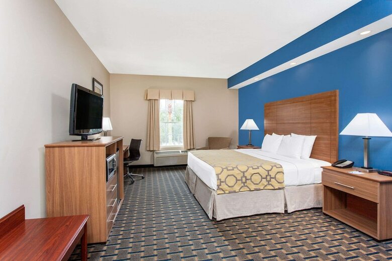 Hotel Baymont Inn & Suites - Jacksonville
