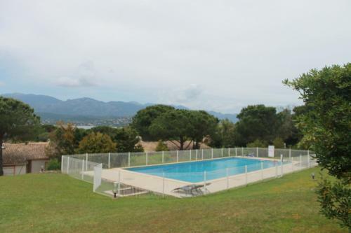 Apartamento T3 Rez de Jardin � Porto Vecchio
