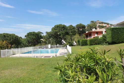 Apartamento T3 Rez de Jardin � Porto Vecchio