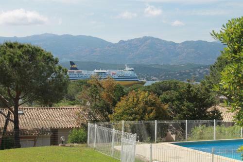 Apartamento T3 Rez de Jardin � Porto Vecchio