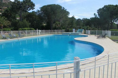 Apartamento T3 Rez de Jardin � Porto Vecchio
