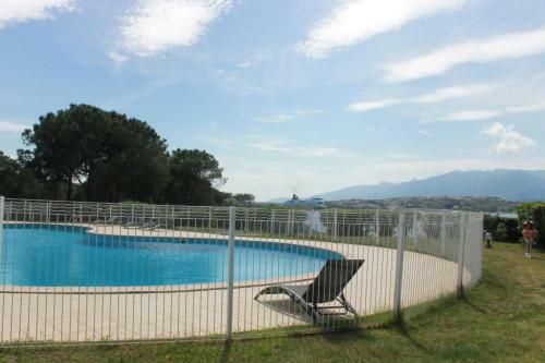 Apartamento T3 Rez de Jardin � Porto Vecchio