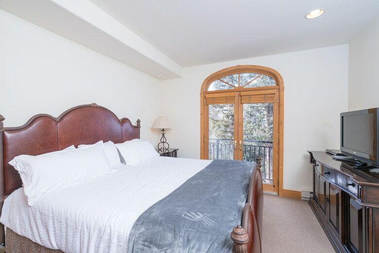 Bear Creek Lodge