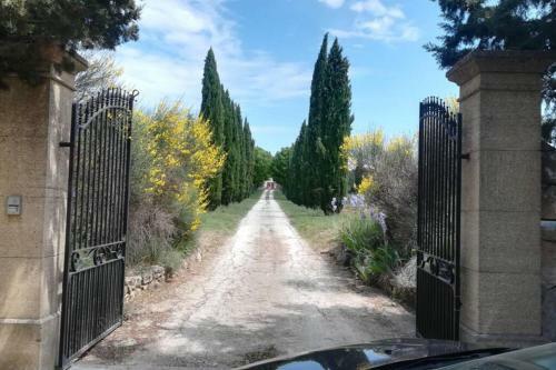 G�te de La Sabli�re Vignoble Aixois Et Piscine