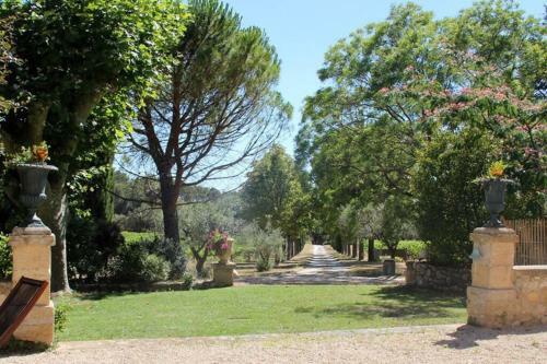 G�te de La Sabli�re Vignoble Aixois Et Piscine