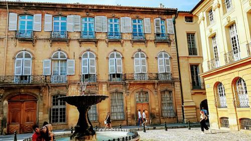 G�te de La Sabli�re Vignoble Aixois Et Piscine