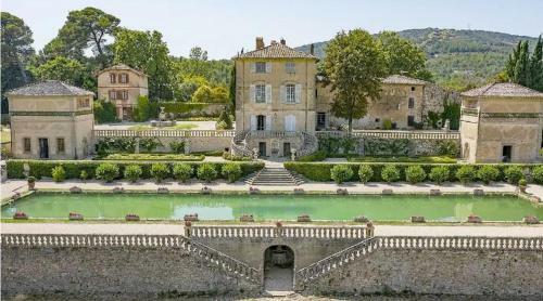 G�te de La Sabli�re Vignoble Aixois Et Piscine