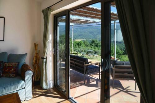 Luxury Countryside Cottage With Mountain Views