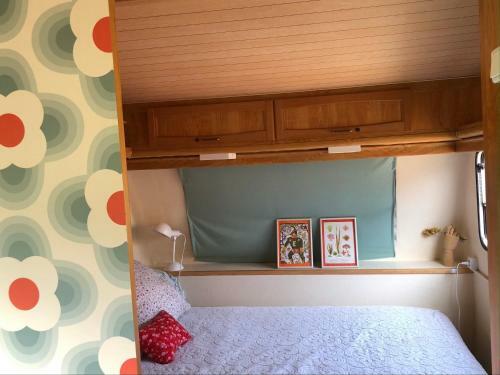 Hostal G�te Aurinko : Caravane Avec Bain Nordique