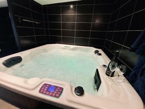 Apartamento Jacuzzi Dans Appartement T2 Centre-ville