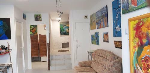 Hostal Gazelle Guest House And Art Gallery