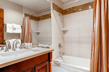 Lion Square Lodge