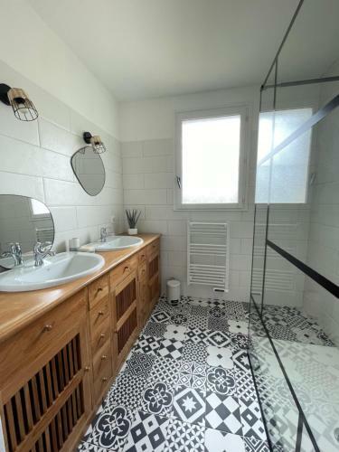 Saint Antoine de Breuilh : Maison Avec Vue Rivi�re