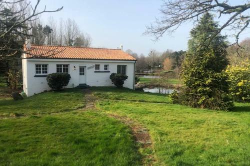 Villa Sur 3 Hectares, Piscine Et Etangs Priv�s