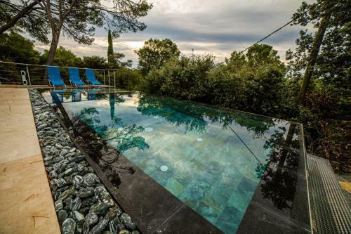 Villa Piscine Miroir Jacuzzi