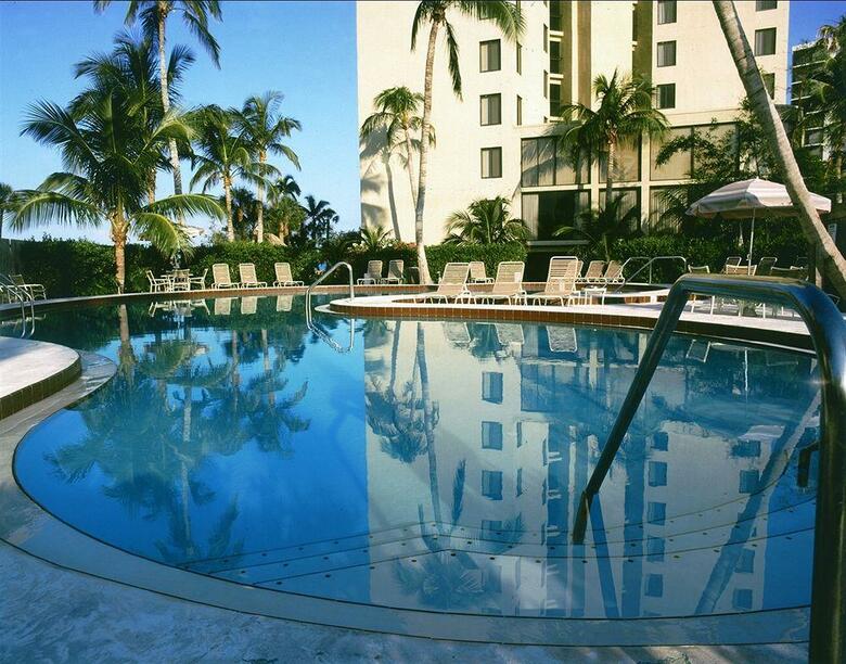 Hotel Pointe Estero Resort