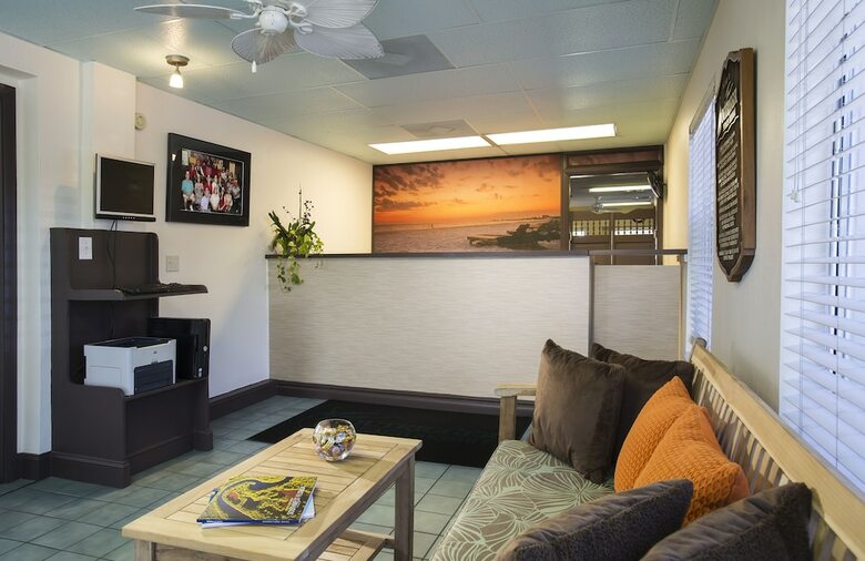 Hotel Outrigger Beach Resort