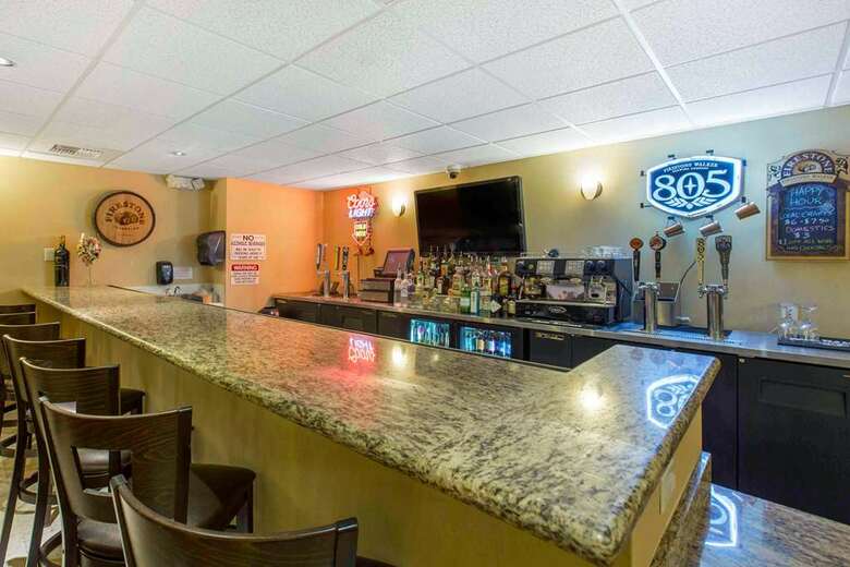 The Oaks Hotel & Suites