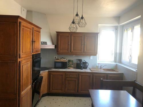 G�te 2km de La Plage, Gr34 � Pied, 3sdb Et 5chambres