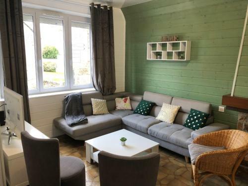 G�te 2km de La Plage, Gr34 � Pied, 3sdb Et 5chambres