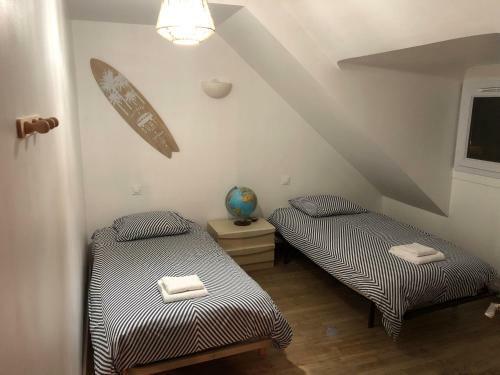 G�te 2km de La Plage, Gr34 � Pied, 3sdb Et 5chambres