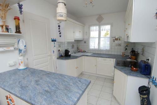Villa Individuelle de Plain Pied Avec Agr�able Jardin