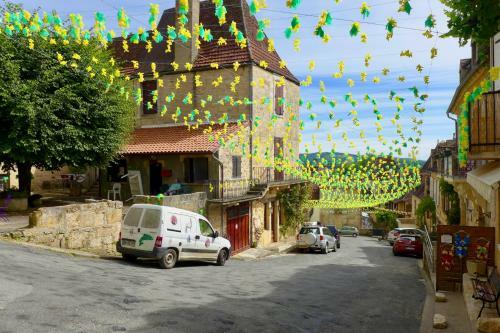 Rue Bertrand De Got