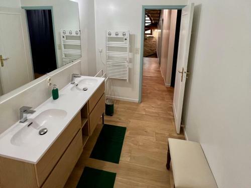 Villa Maison de Caract�re Dans La Bastide Foyenne
