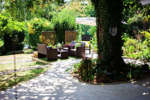 Mirguet Au Jardin