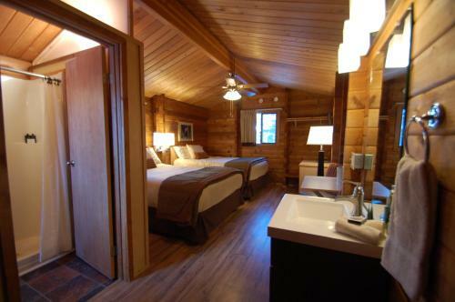 Lodge Denali Cabins