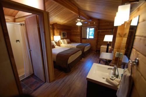 Lodge Denali Cabins