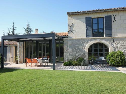 Maison Saint-�tienne-du-gr�s, 6 Pi�ces, 8 Personnes - Fr-1-599-17