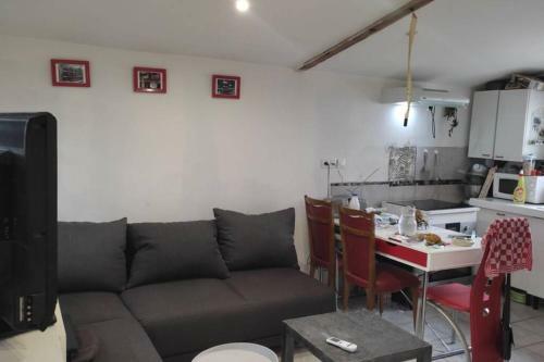 Apartamento Agr�able Studio Avec Jardin Au Centre Ville