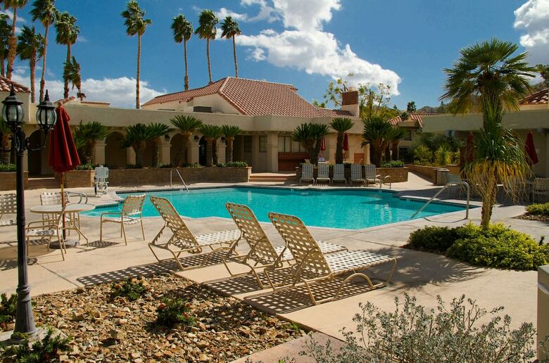 Hotel The Oasis Resort