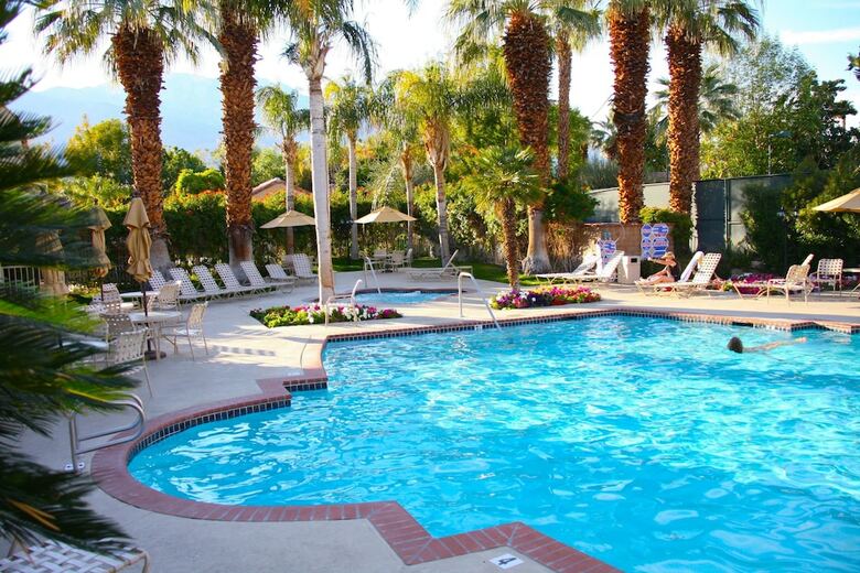 Hotel The Oasis Resort