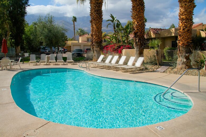 Hotel The Oasis Resort