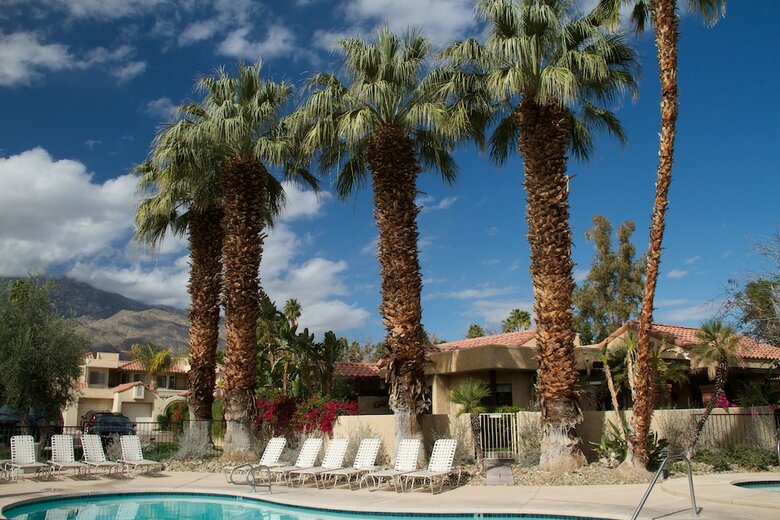Hotel The Oasis Resort