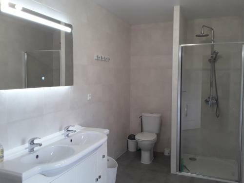 G�te de Landemeure, 10 Couchages, Acc�s Pmr