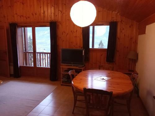 Spacious And Comfortable Chalet Apartment.